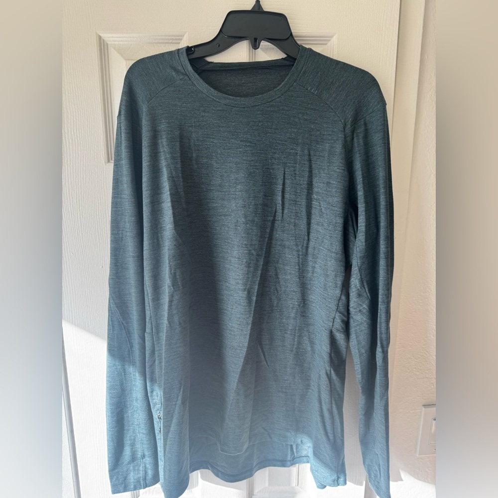 Men’s Lululemon warm long sleeve